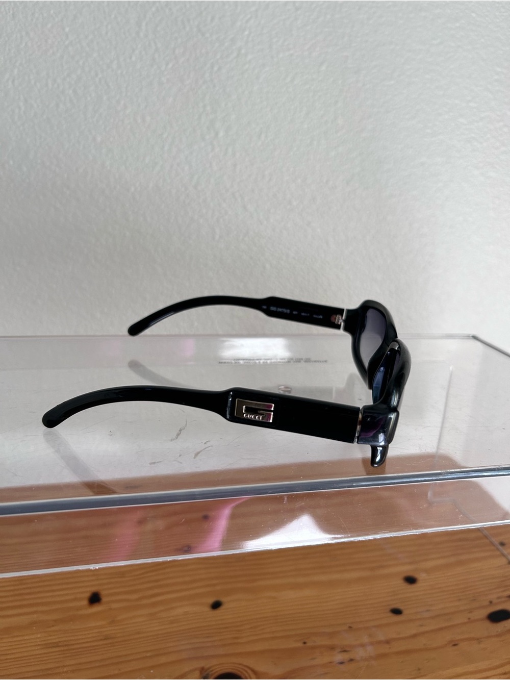 Gucci Black Women's Rectangular Sunglasses - Picture 3 of 6